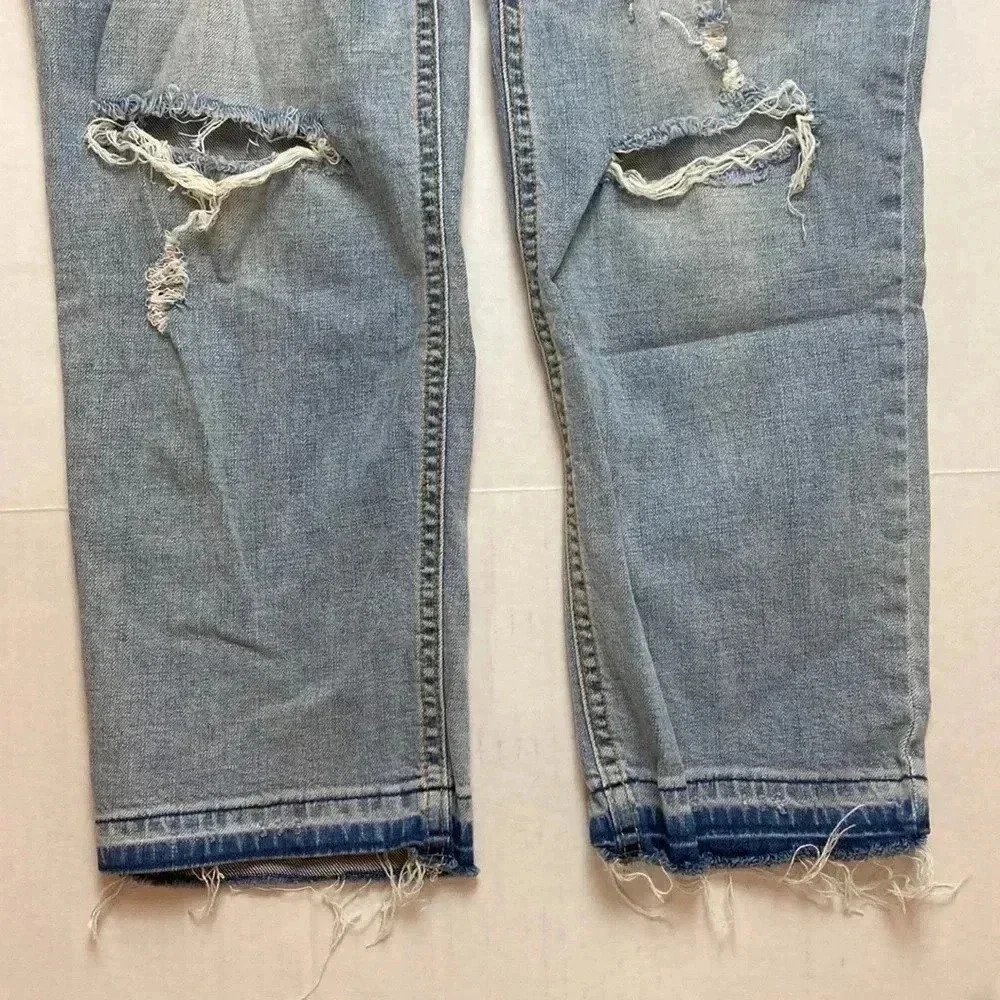 Old navy boyfriend straight distressed jeans - Picture 8 of 8